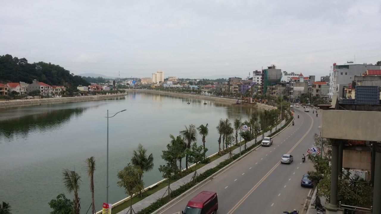Ahoj Guest House Ha Long Esterno foto
